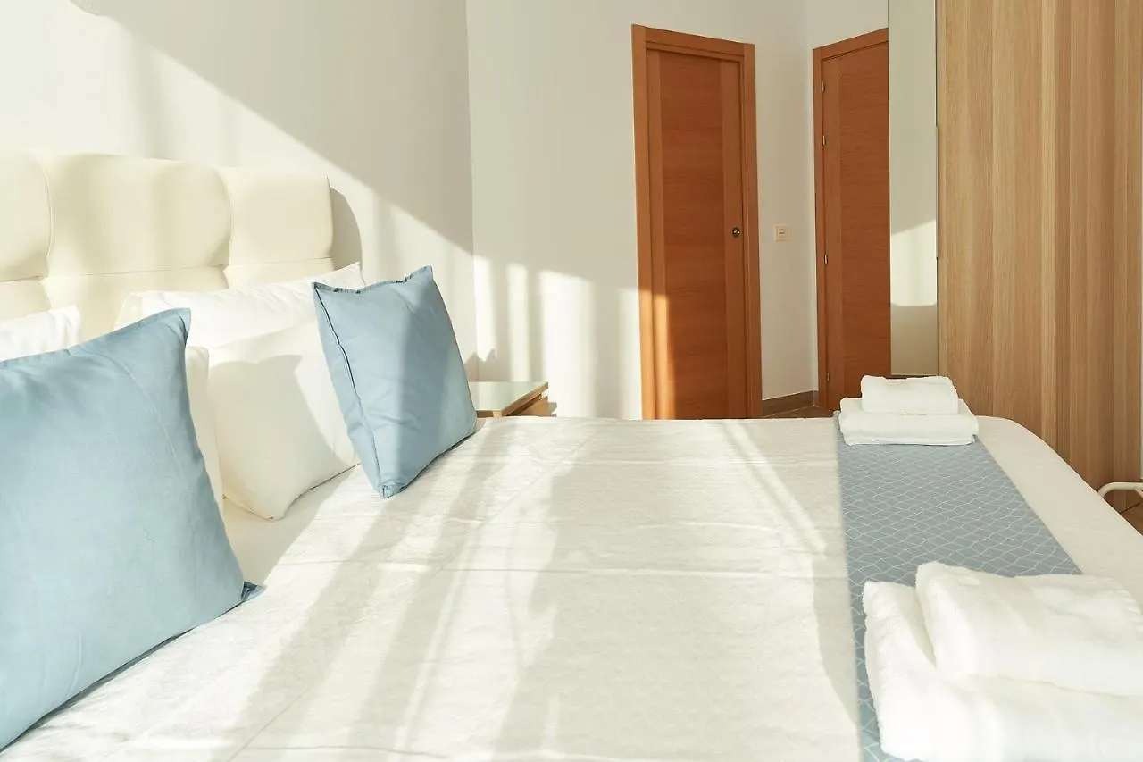 Atlantis Home Puerto Marina - 1 Minuto De La Playa Benalmádena 0*,  Španělsko